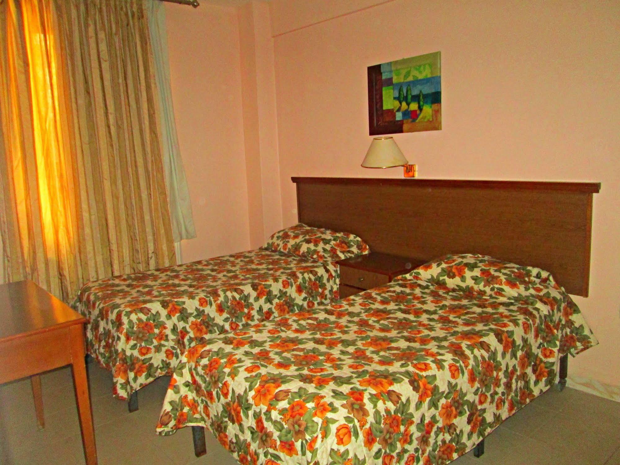 Sufara Hotel Suites Amman Buitenkant foto