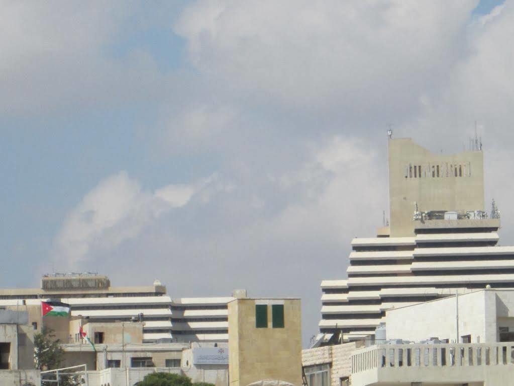Sufara Hotel Suites Amman Buitenkant foto